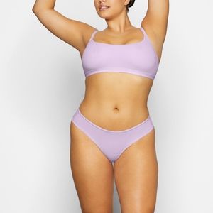 FITS EVERYBODY THONG